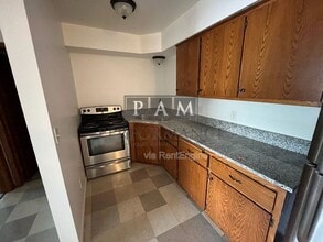 2859 S 6th St in Milwaukee, WI - Building Photo - Building Photo