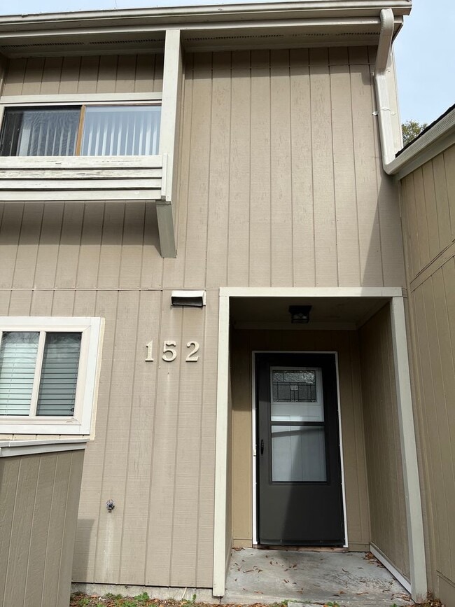 property at 152 Quartedeck Townes