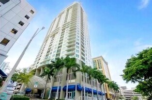 350 SE 2nd St in Fort Lauderdale, FL - Building Photo