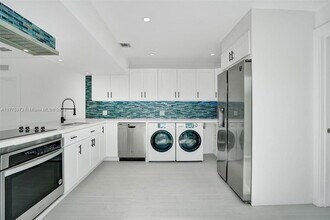 7915 Hawthorne Ave in Miami Beach, FL - Building Photo - Building Photo