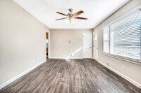 3152 Robin Rd photo'