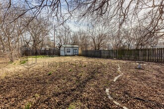 122 Gordon S in Wichita, KS - Building Photo - Building Photo