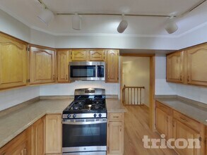 1045 Brush Hill Ln in Lake Zurich, IL - Foto de edificio - Building Photo