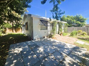 1115 S M St in Lake Worth Beach, FL - Building Photo - Building Photo
