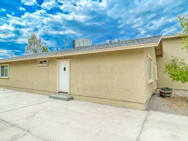 1251 Ringe Ln in Las Vegas, NV - Building Photo - Building Photo