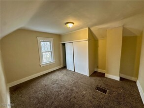 411 Alexander St in Akron, OH - Building Photo - Building Photo