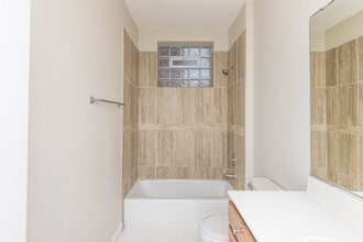 4145 N Milwaukee Ave in Chicago, IL - Building Photo - Building Photo