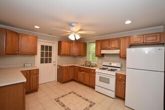 217 Grove St in Sanford, NC - Building Photo - Building Photo