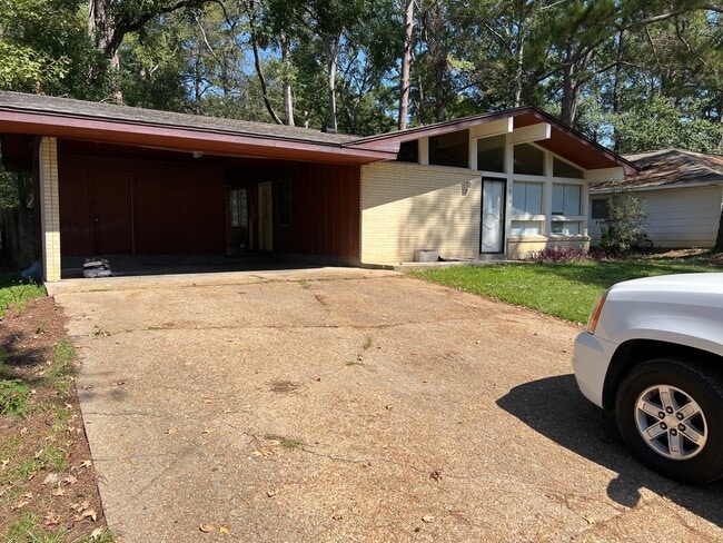 property at 1550 Wood Glen Dr