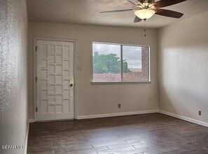 10073 Kellogg St in El Paso, TX - Building Photo - Building Photo