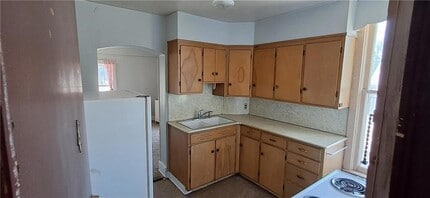 3012 Felix St, Unit 4 in St. Joseph, MO - Building Photo - Building Photo