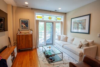 2771 W Francis Pl in Chicago, IL - Building Photo - Building Photo