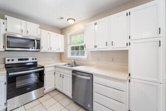 309 Bracken Pl in Jacksonville, NC - Building Photo - Building Photo
