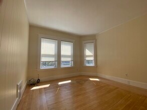 65 Wareham St in Medford, MA - Foto de edificio - Building Photo