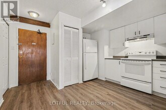 237 Loretta Ave S in Ottawa, ON - Building Photo - Building Photo