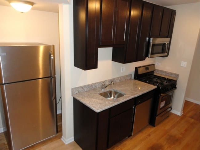 2807 W Lawrence Ave, Unit A2N in Chicago, IL - Building Photo - Building Photo