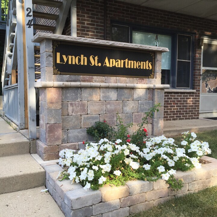24 Lynch St in Elgin, IL - Foto de edificio