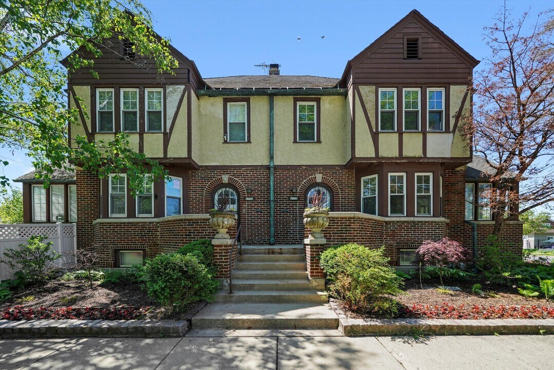 6948-6935 35th St in Berwyn, IL - Building Photo