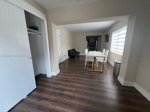 945 79th Terrace in Miami Beach, FL - Building Photo - Building Photo