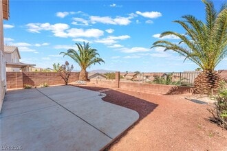 1300 Swanbrooke Dr in Las Vegas, NV - Building Photo - Building Photo