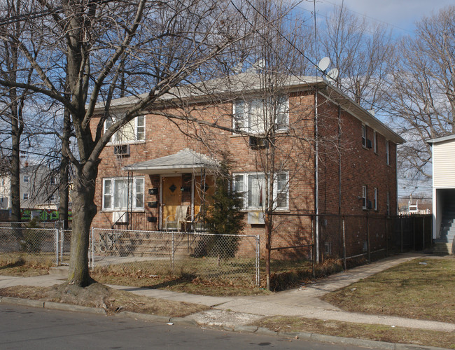 971 Grove St in Elizabeth, NJ - Foto de edificio - Building Photo