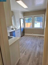 1129 Bishop St in Alameda, CA - Building Photo - Building Photo