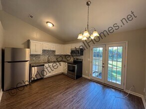5806 Carved Oak Cir in Charlotte, NC - Building Photo - Building Photo