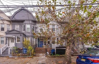294 Ege Ave in Jersey City, NJ - Foto de edificio - Building Photo