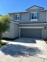 1332 Renewal Ln in Fairfield, CA - Building Photo