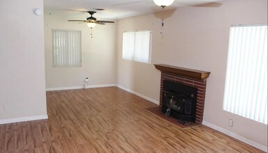 2107 Rose Marie Dr in Bakersfield, CA - Building Photo - Building Photo
