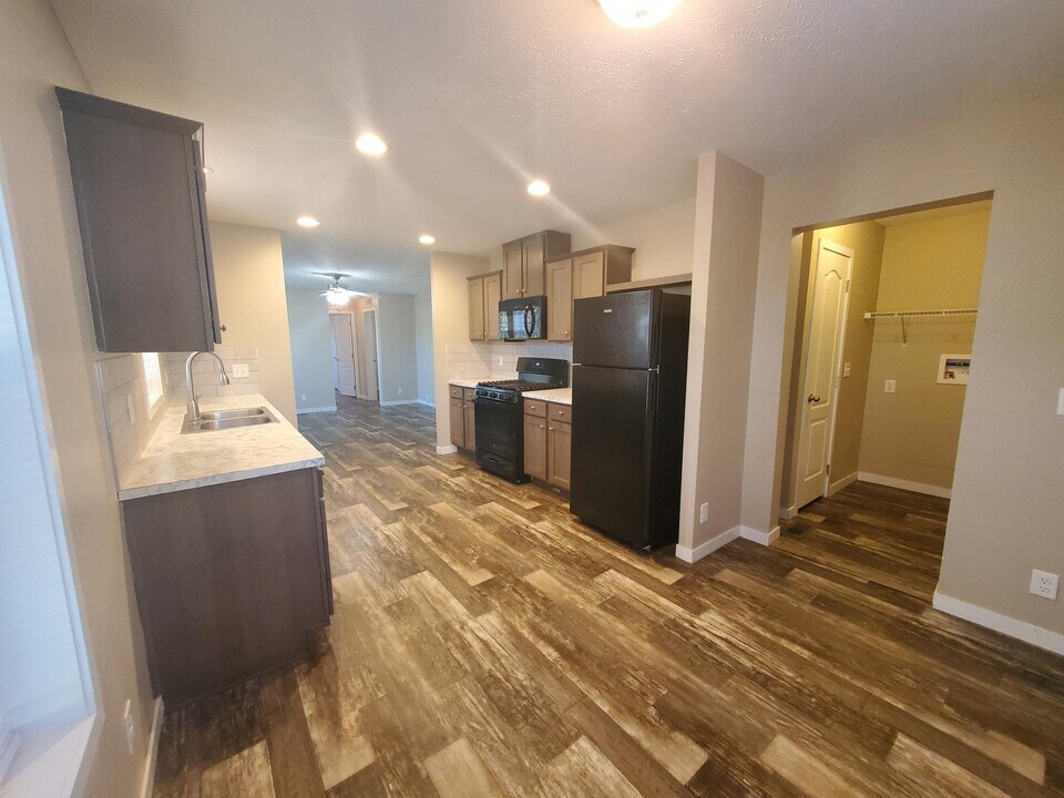 15 Starling Hill Dr in Orion Township, MI - Building Photo