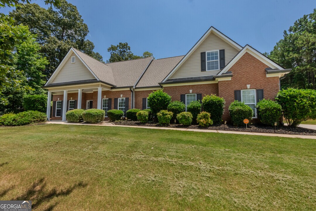 120 Rosebay Ln in Sharpsburg, GA - Building Photo