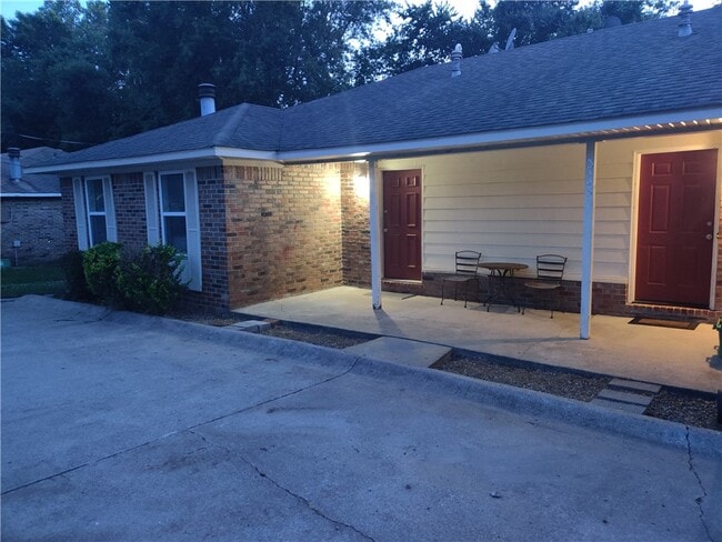 property at 3143 Old Missouri Rd