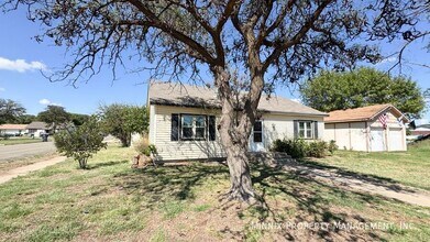 2504 94th St in Lubbock, TX - Building Photo - Building Photo