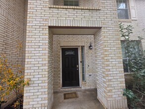 2715 Riverhollow Ln in Sugar Land, TX - Building Photo - Building Photo