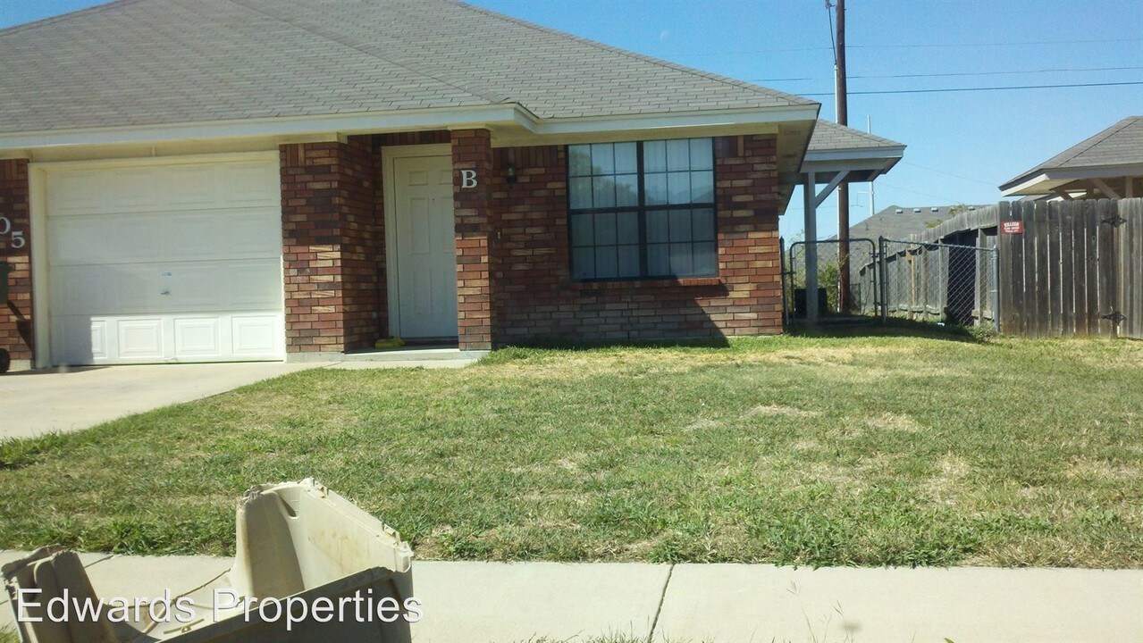 4005 Hitchrock Dr in Killeen, TX - Foto de edificio