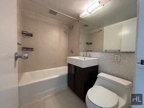 EAST 63 STREET, Unit 4N in New York, NY - Building Photo - Building Photo