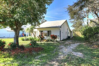 13485 N Indian River Dr in Sebastian, FL - Building Photo - Building Photo