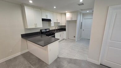 6724 Simpson Ave in North Hollywood, CA - Building Photo - Building Photo