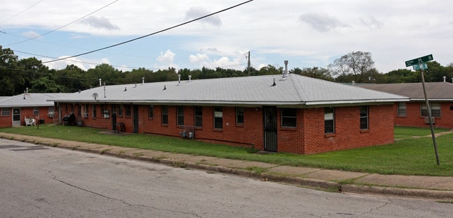 Norwood Plaza Apartments in Birmingham, AL - Foto de edificio - Building Photo