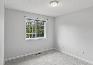 14091 Alabama Ave S in Savage, MN - Building Photo - Building Photo