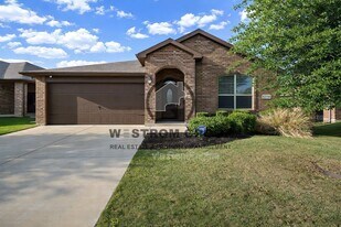 2632 Gains Mill Dr in Fort Worth, TX - Building Photo