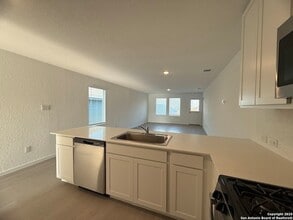 224 Ottawa Wy in New Braunfels, TX - Building Photo - Building Photo