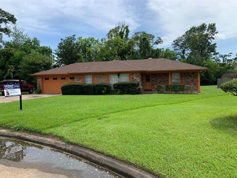 2017 N 5th St in Orange, TX - Building Photo