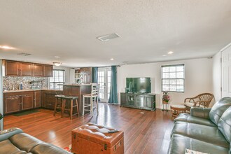 3919 San Jacinto Dr in Galveston, TX - Building Photo - Building Photo