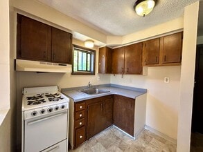 654 E Isabella Ave in Muskegon, MI - Building Photo - Building Photo