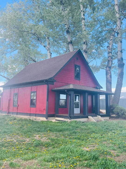 8275 Co Rd 54 in Milliken, CO - Building Photo