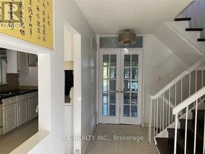 58 Redheugh Crescent in Toronto, ON - Building Photo - Building Photo