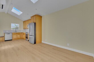 133 Elm Ave in San Bruno, CA - Building Photo - Building Photo