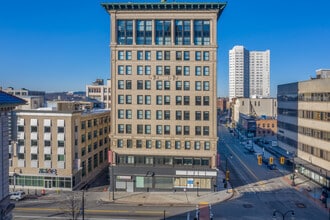 Park Plaza on the Grid in Worcester, MA - Foto de edificio - Building Photo